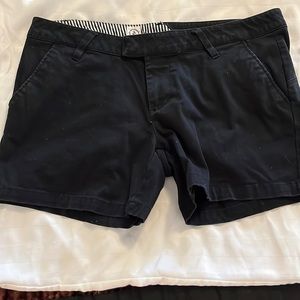 Volcom women’s Chino shorts black USA size 9 or 29 fro chickie